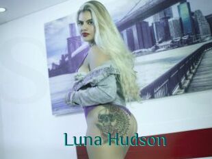 Luna_Hudson