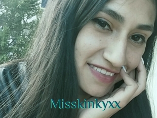 Misskinkyxx