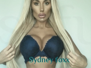 Sydney_foxx